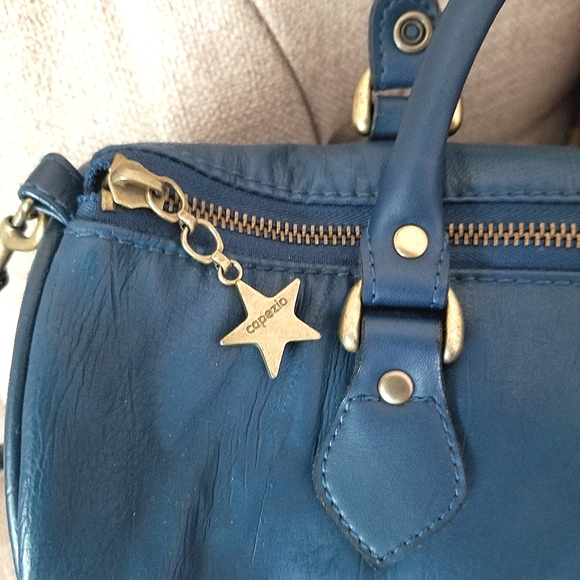 Capezio barrel handbag - Picture 4 of 4